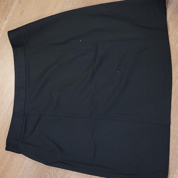NWOT Lennie by Nina Leonard Black Skirt - Picture 3 of 3